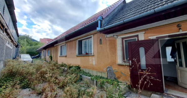 Casă de v&acirc;nzare &icirc;n Săcele &ndash; 4 camere, 2 intrări separ