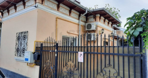 Vila spatioasa de l aproape de Primaria Sector 1