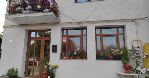 Cladire cu etaj la strada Bulevard