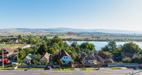 Casă 3 camere, teren 1.651 mp, vedere spre lac, Feldioara