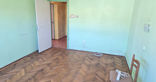 Vand apartament 2 camere Deva, Pescarilor (Kogalniceanu), decomandat