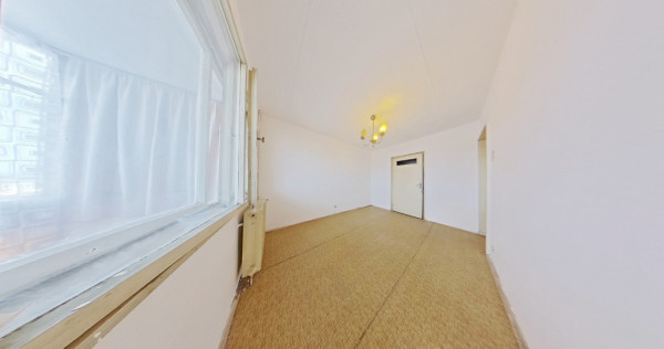 Apartament spatios cu 3 camere de vanzare - Aurel Vlaicu, Ar