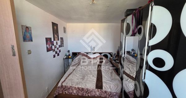Apartament 2 camere semidecomandat.