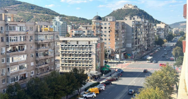2 camere - Decebal - Etaj 7