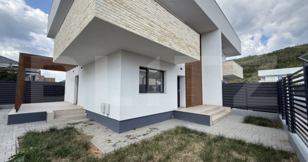 Casă tip duplex, unitate individuală, construcție nouă ?