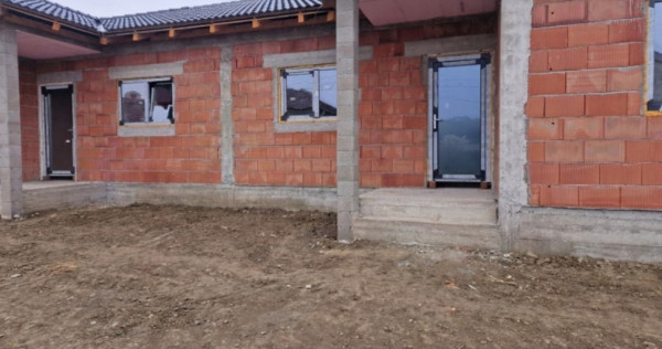 Duplex de vanzare cu 3 camere, localitate Izvin