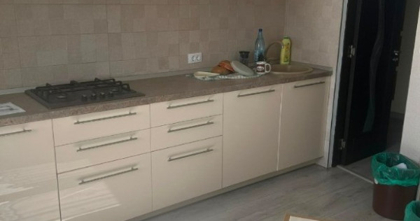 Apartament Cu 3 Camere Decomandate Zona George Enescu