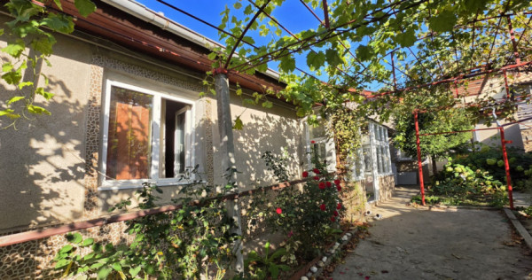 ZONA CENTRALA- CASA 5 CAMERE, CENTRALA GAZ