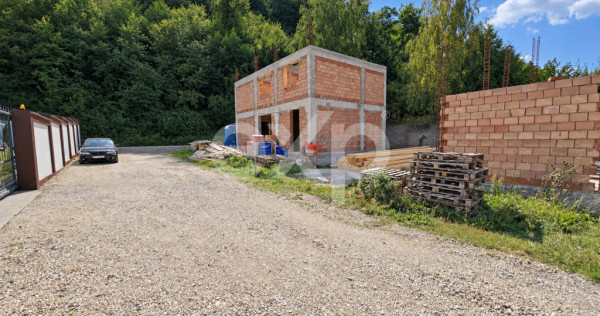 Casă nouă &icirc;n Bunloc | 3 dormitoare, teren de aproximativ