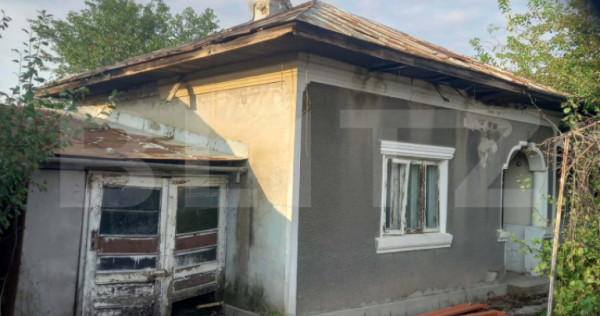 CASĂ DE RENOVAT PE TEREN DE 910 MP &ndash; ORBEASCA DE SUS