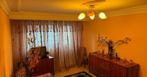 Km 4-5, de vanzare apartament decomandat, 3 camere, mobilat