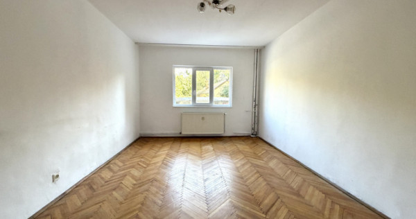 Apartament cu 2 camere nemobilat, centrala proprie - zona To
