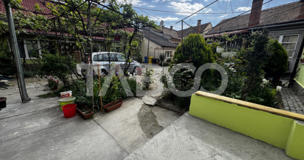 Apartament renovat la casa cu 3 camere 60 mpu pivnita Piata