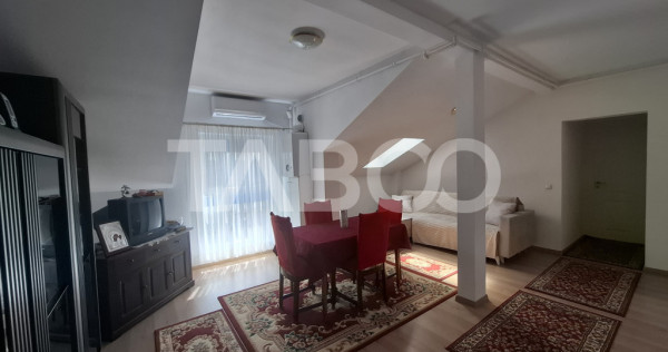 Apartament de vanzare 3 camere decomandat 68 mp zona Turniso