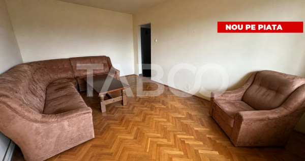 Apartament cu pivnita 4 camere etaj intermediar zona Strand