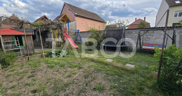 Casa mobilata de vanzare 150 mpu teren 450 mp garaj Piata Cl