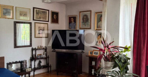 Casa individuala cu garaj de vanzare in Andrei Muresanu