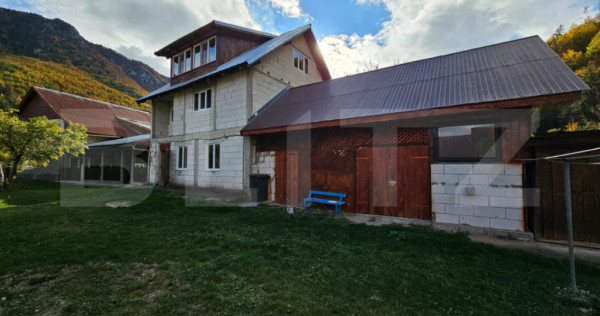 Casă de v&acirc;nzare, 260 mp, zona Vest