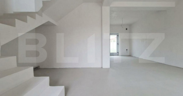 Casă &icirc;nșiruită, 3 dormitoare, 105 mp, zona Plopi