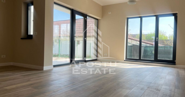 Duplex de vanzare cu 4 camere, P+E, in Covaci