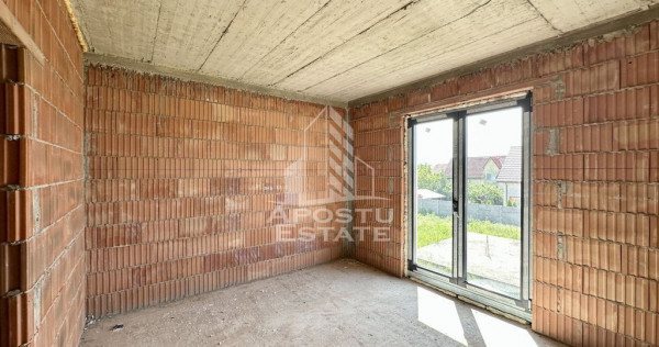Jumatate de duplex cu 4 camere de vanzare in Giroc