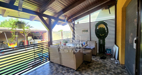 Casa individuala de vanzare cu 4 camere, 2 bai, terasa si foisor, Sag