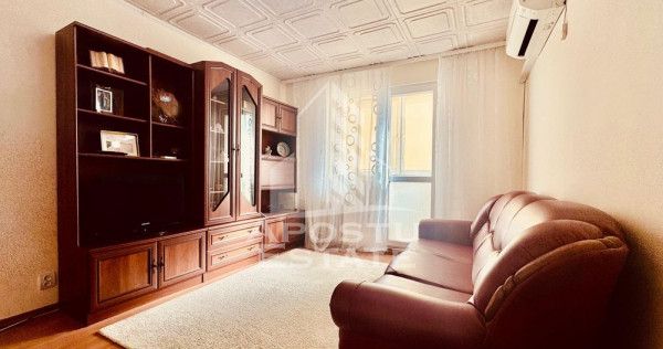 Apartament de vanzare 3 camere, 54 mp utili, zona Fortuna