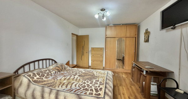 Apartament 1 camera, decomandat, etaj 3, zona Dambovita