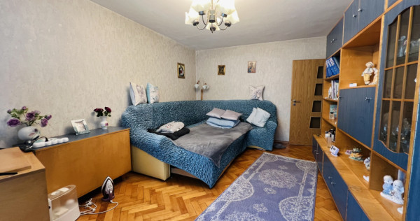 Apartament 3 camere, etaj 3, boxa - zona Torontalului