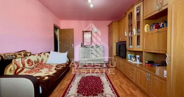 Apartament de vanzare 3 camere,2 bai, decomandat, renovat, Girocului