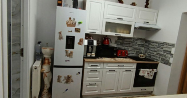 Casă tip triplex, 35 mp, zona Centrul Vechi
