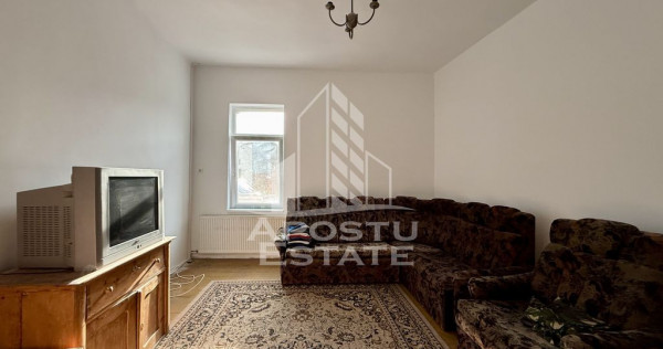 Casa curte comuna, 4 camere si anexe, centrala proprie, zona Balcescu