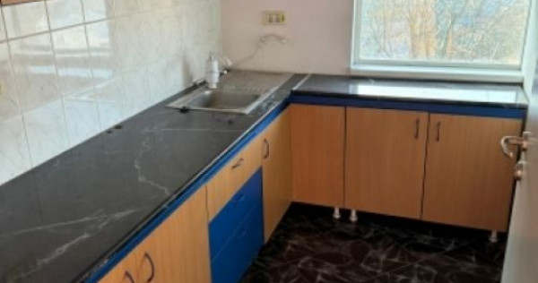 Inchiriez spatiu de birouri, zona Metrou Brancoveanu, 170mp, 9euro mp