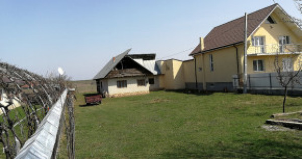 Casa si teren 4120 mp, Roznov, judetul Neamt