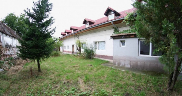 Casa cu 1800 mp teren in centrul Ghimbavului