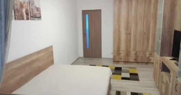 Apartament 3 camere decomandat, etaj intermediar, Mircea