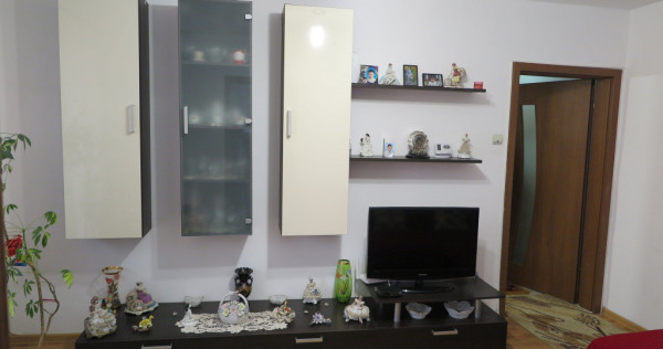 Apartament 2 camere amenajat - Zona Vlaicu