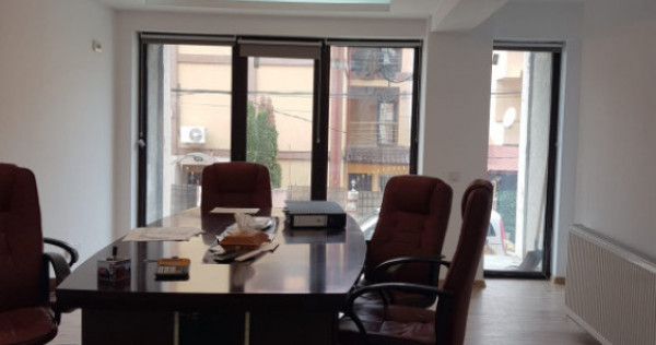 Apartament 3 camere decomandat nou - zona Fundeni