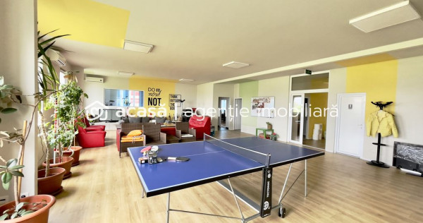 Cladire birouri cu parcari in incinta privata