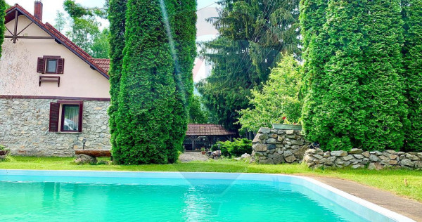 Pensiune cu 13 camere de vânzare in Bulz