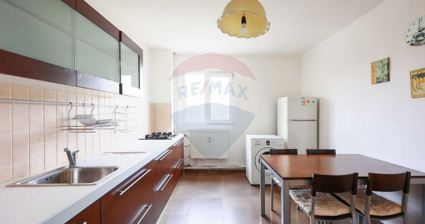 Apartament 4 camere de vânzare în zona Decebal- Dacia