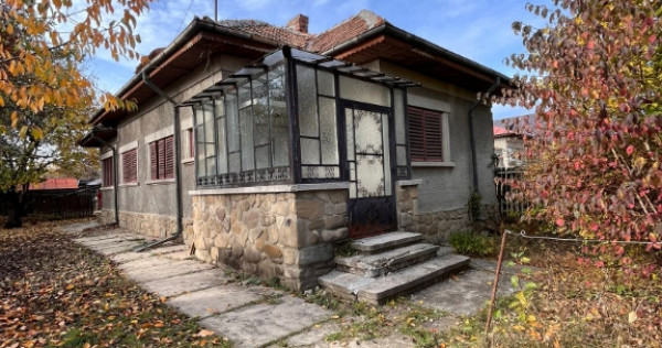 Casa cu teren Vălenii de Munte Prahova str. Stefan cel Mare