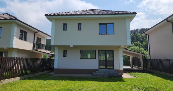 CASA INDIVIDUALA, CU 4 CAMERE, ZONA LUNA DE SUS