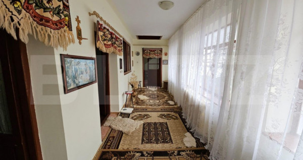 Casă individuala 3 camere, teren 2200 mp, garaj, terasa, pi