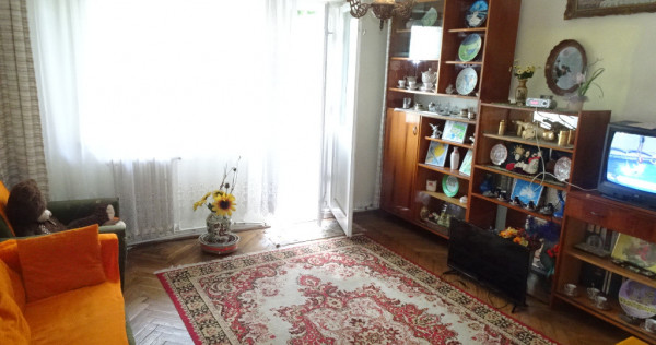 Apartament de 3 camere decomandat, in Deva, Bld. N. Balcescu, et. 1
