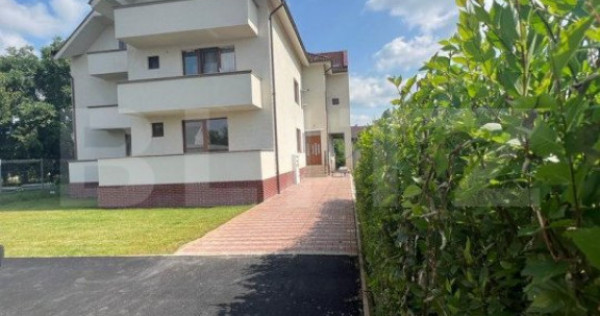 Apartament de 4 camere , 2 balcoane , 93 mp, zona Careiului