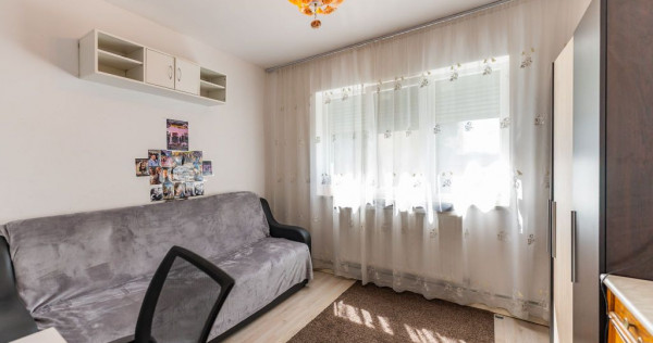 Apartament 3 camere de vanzare Vlaicu