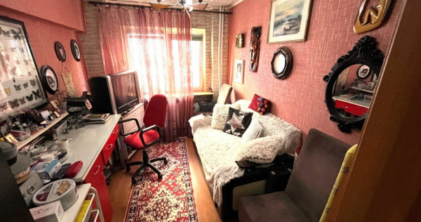 Apartament 3 camere etajul 3 Piata Noua