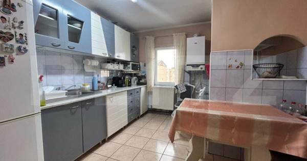 Apartament 3 camere , 68 mp, Strada Careiului