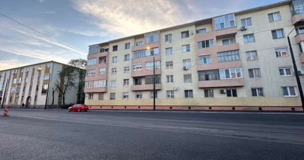 Ocazie-Apartament cu 2 camere, etaj 1, bld. Decebal